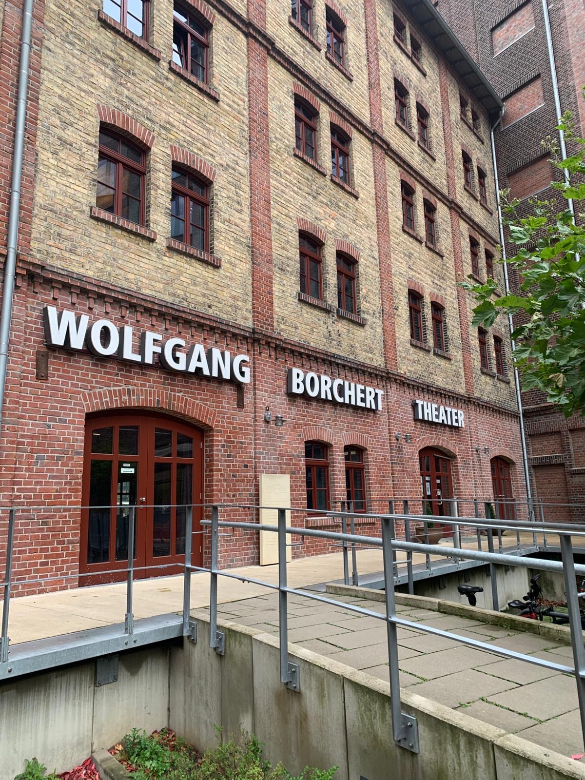 Freundeskreis: Besuch im Wolfgang Borchert Theater